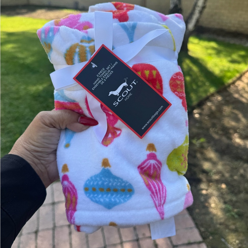 Scout White Towel Set with Ornament Vibrant Patterns